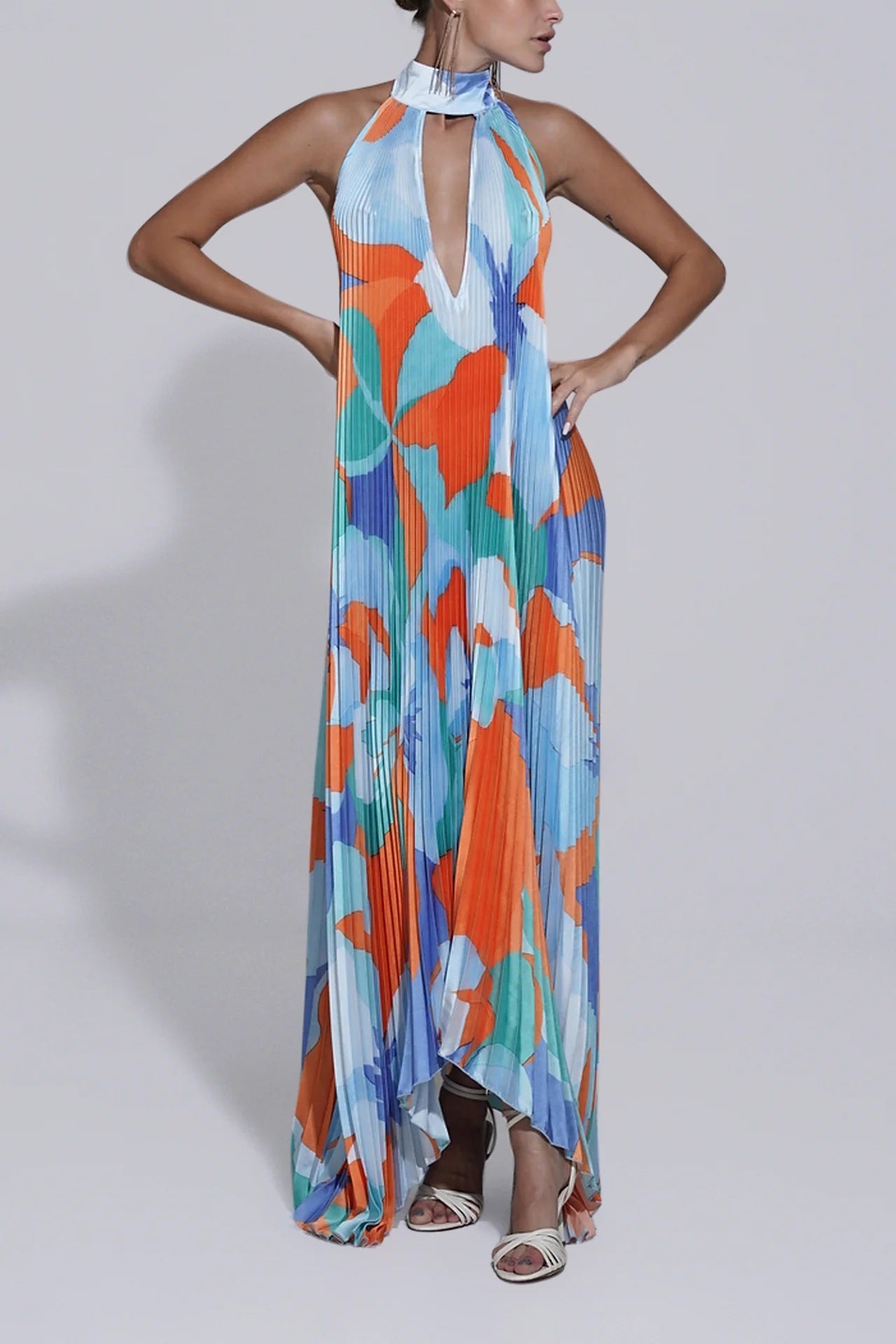 Elegant Deep V Halterneck Sleeveless Pleated Maxi Dress - Floral Print Summer Fashion